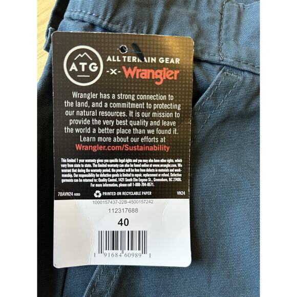 NWT Wrangler Utility Shorts 40 All Terrain Gear Performance Navy Blue Gorpcore - Picture 3 of 10